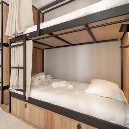 Hostel Akisol *