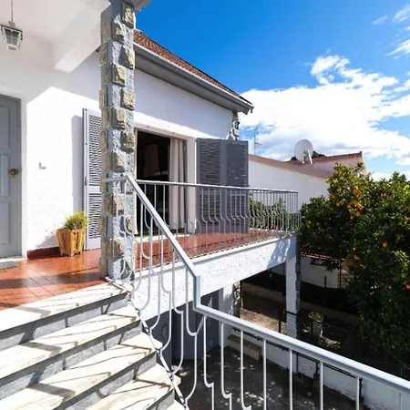 אכסניה Akisol *