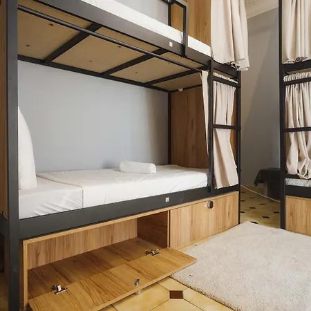 Hostel Akisol