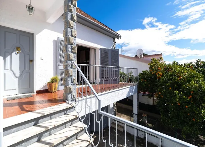 אכסניה Akisol *